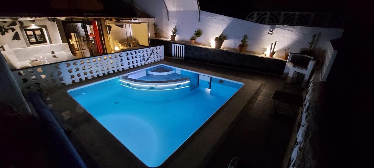 Aloelux Villa !! - Private Villa With Pool , Jacuzzi, Cinema, Massage ,Wonderful View, Art Desing Villa Tias Exterior photo