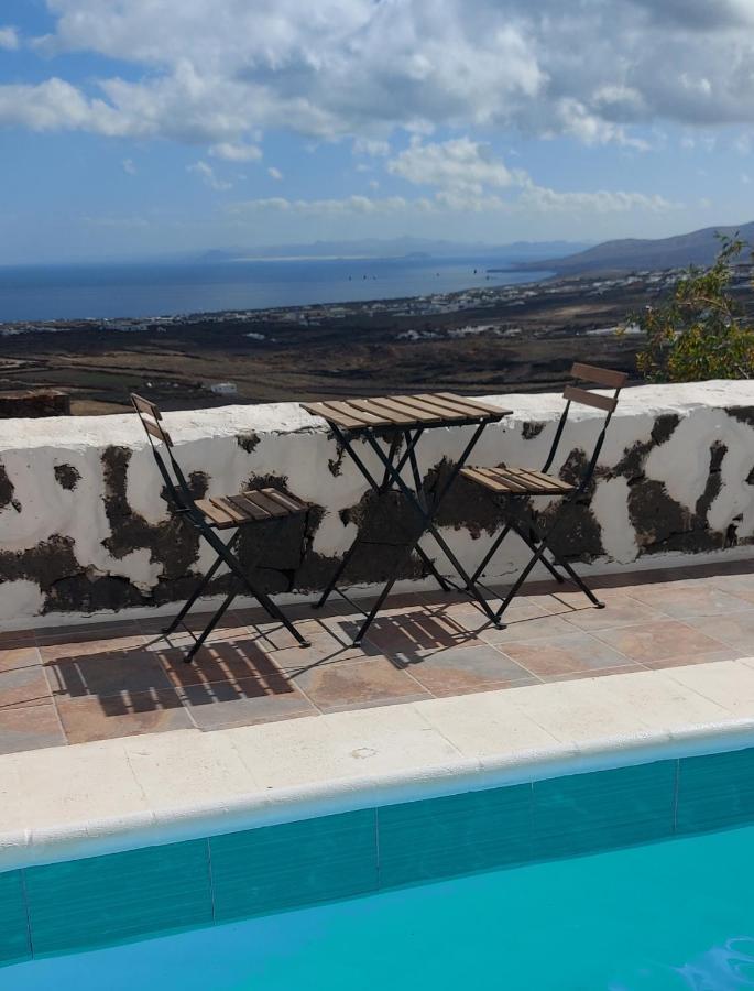 Aloelux Villa !! - Private Villa With Pool , Jacuzzi, Cinema, Massage ,Wonderful View, Art Desing Villa Tias Exterior photo