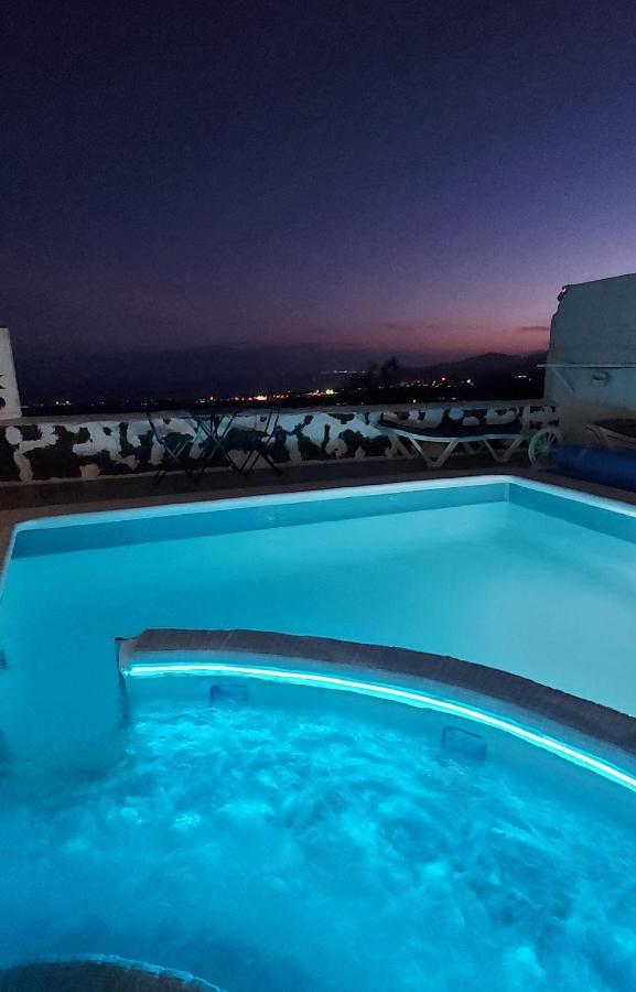 Aloelux Villa !! - Private Villa With Pool , Jacuzzi, Cinema, Massage ,Wonderful View, Art Desing Villa Tias Exterior photo